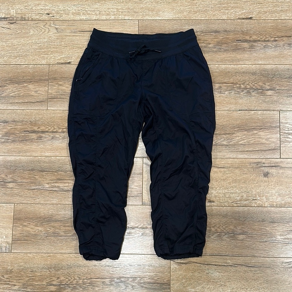 The North Face Women’s Black Jogger Pants in Excellent Condition